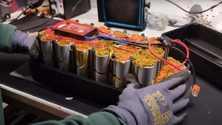 This Guy Made A High-Capacity E-Bike Battery Out Of OId Vape Pens